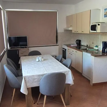 Renata Appartamento Rab Town